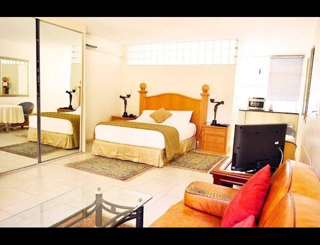 16 BEDROOM HOUSE FOR SALE IN NIEUW MUCKLENEUK